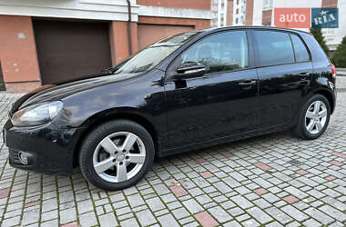 Хэтчбек Volkswagen Golf 2010 в Ивано-Франковске