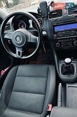 Хэтчбек Volkswagen Golf 2010 в Ивано-Франковске