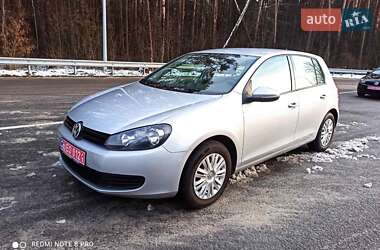 Хэтчбек Volkswagen Golf 2010 в Киеве