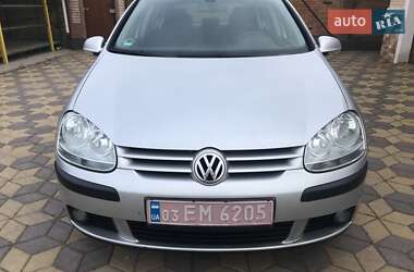 Хетчбек Volkswagen Golf 2004 в Миколаєві