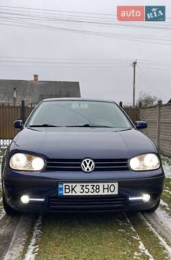 Хетчбек Volkswagen Golf 2000 в Маневичах