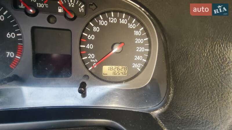 Хетчбек Volkswagen Golf 2000 в Чернігові