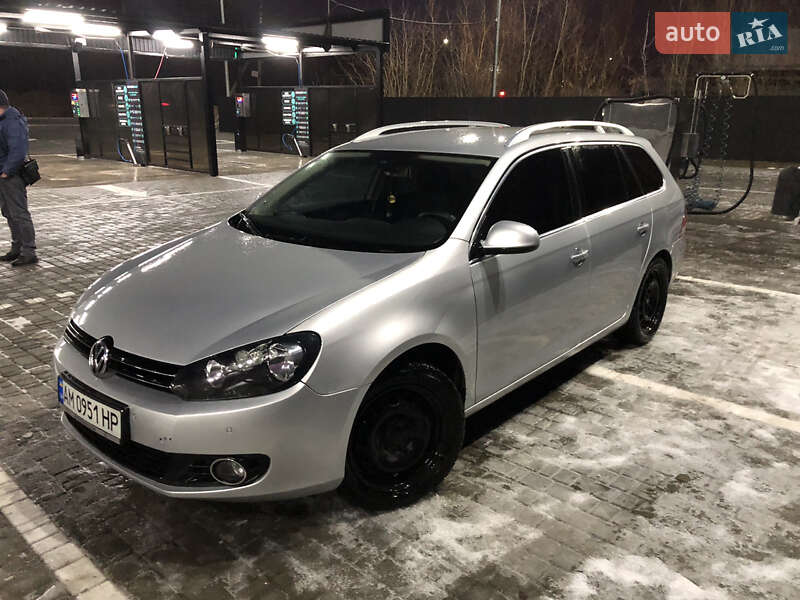 Універсал Volkswagen Golf 2011 в Звягелі