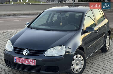 Хетчбек Volkswagen Golf 2005 в Львові