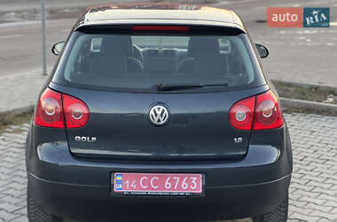 Хетчбек Volkswagen Golf 2005 в Львові