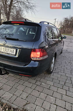 Универсал Volkswagen Golf 2010 в Бучаче