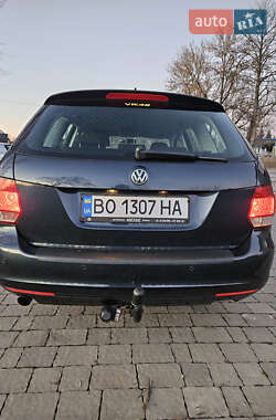 Универсал Volkswagen Golf 2010 в Бучаче