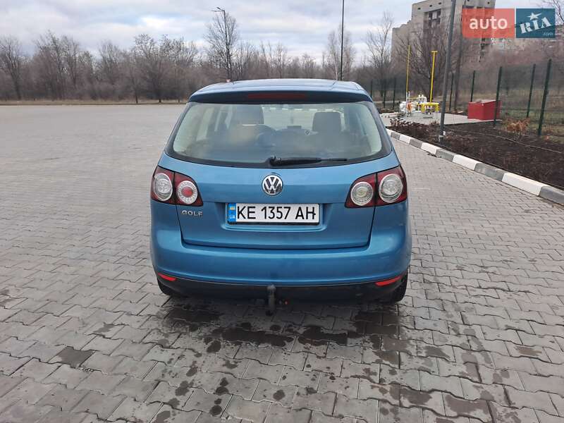 Хэтчбек Volkswagen Golf 2005 в Желтых Водах