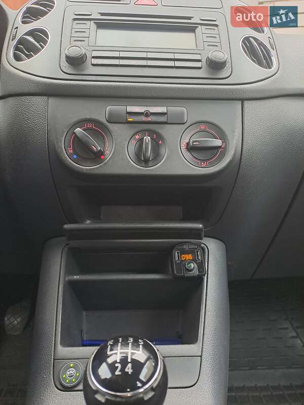 Хэтчбек Volkswagen Golf 2005 в Желтых Водах