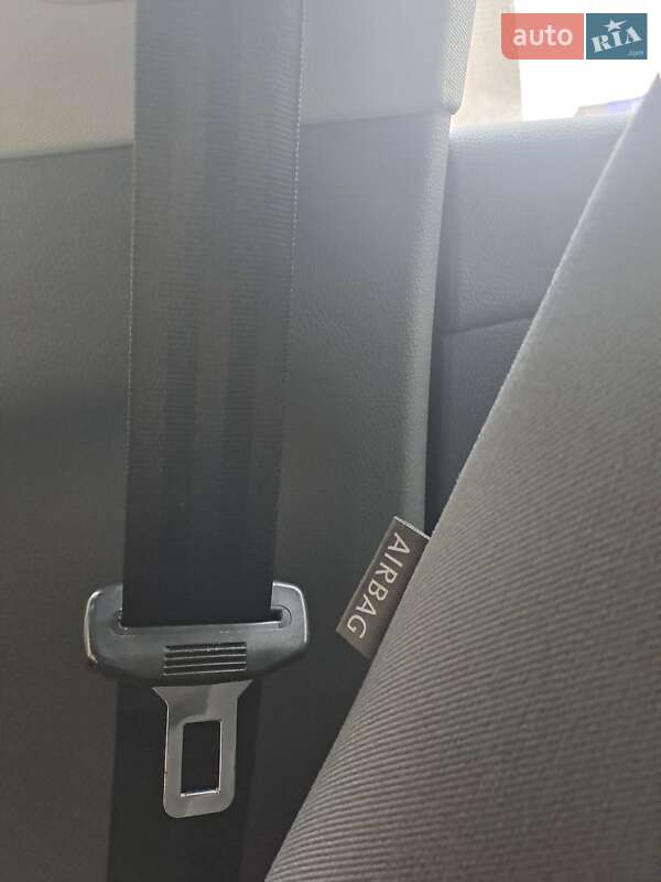 Хэтчбек Volkswagen Golf 2005 в Желтых Водах