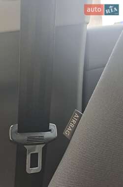 Хэтчбек Volkswagen Golf 2005 в 