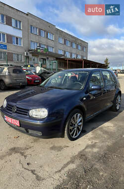 Хетчбек Volkswagen Golf 2001 в Сумах