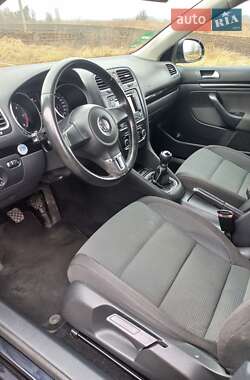 Универсал Volkswagen Golf 2011 в Млинове