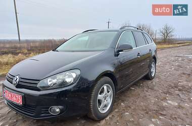 Универсал Volkswagen Golf 2011 в Млинове