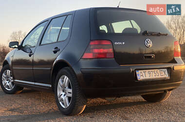 Хэтчбек Volkswagen Golf 2002 в 