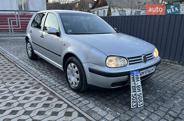 Хетчбек Volkswagen Golf 2003 в Звягелі