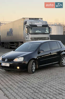 Хетчбек Volkswagen Golf 2006 в Коломиї