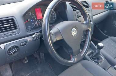 Хэтчбек Volkswagen Golf 2006 в Ходорове