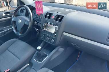 Хэтчбек Volkswagen Golf 2006 в Ходорове