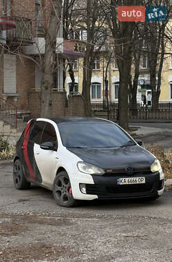 Хэтчбек Volkswagen Golf 2012 в Киеве