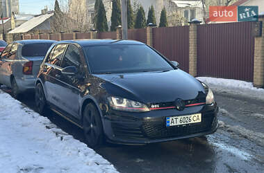 Хетчбек Volkswagen Golf 2013 в 