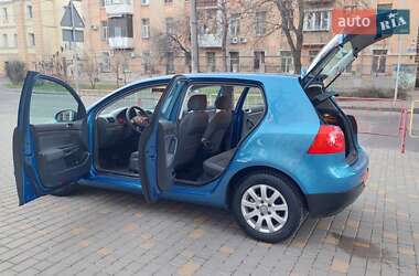 Хетчбек Volkswagen Golf 2004 в Одесі