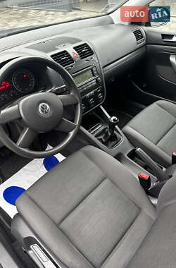 Хетчбек Volkswagen Golf 2005 в Полтаві