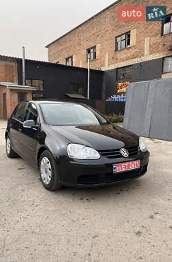 Хэтчбек Volkswagen Golf 2004 в Ахтырке