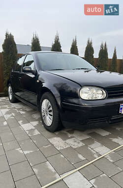 Хэтчбек Volkswagen Golf 1999 в 
