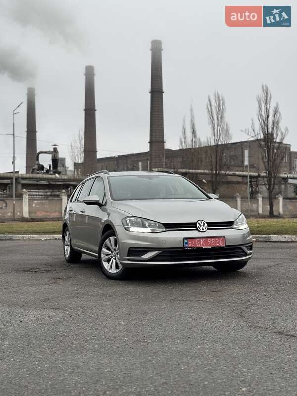 Універсал Volkswagen Golf 2019 в Києві