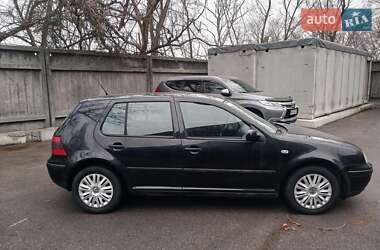 Хетчбек Volkswagen Golf 2001 в Києві