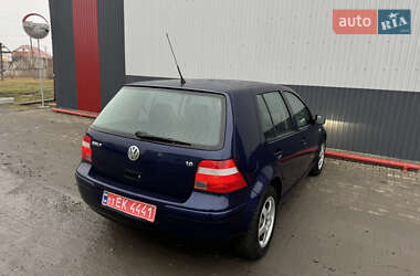 Хетчбек Volkswagen Golf 2003 в Луцьку