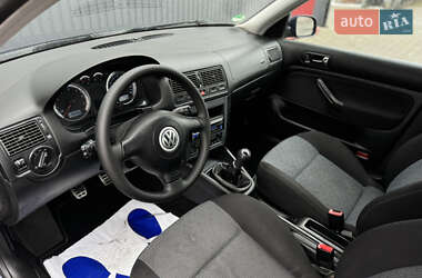 Хетчбек Volkswagen Golf 2003 в Луцьку