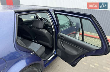 Хетчбек Volkswagen Golf 2003 в Луцьку