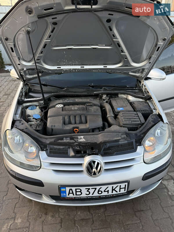Кабріолет Volkswagen Golf 2004 в Томашполі