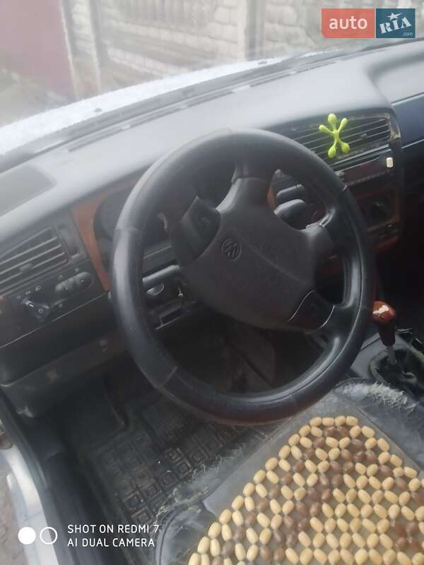 Хетчбек Volkswagen Golf 1998 в Тетієві