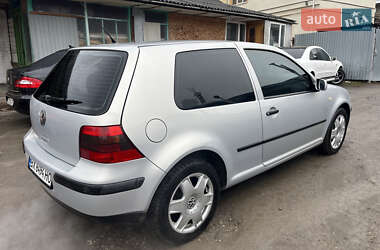 Хетчбек Volkswagen Golf 1999 в Городку