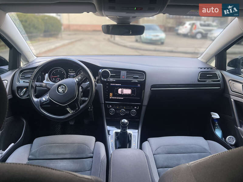 Универсал Volkswagen Golf 2019 в Ивано-Франковске