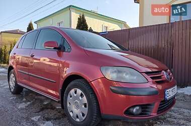 Хетчбек Volkswagen Golf 2006 в Дрогобичі