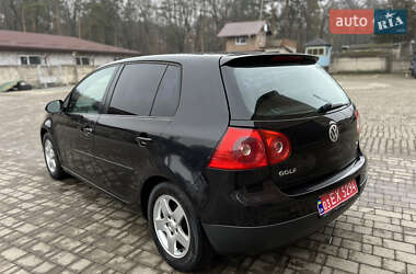 Хетчбек Volkswagen Golf 2005 в Луцьку