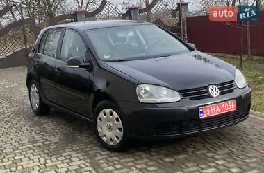 Хетчбек Volkswagen Golf 2003 в Луцьку