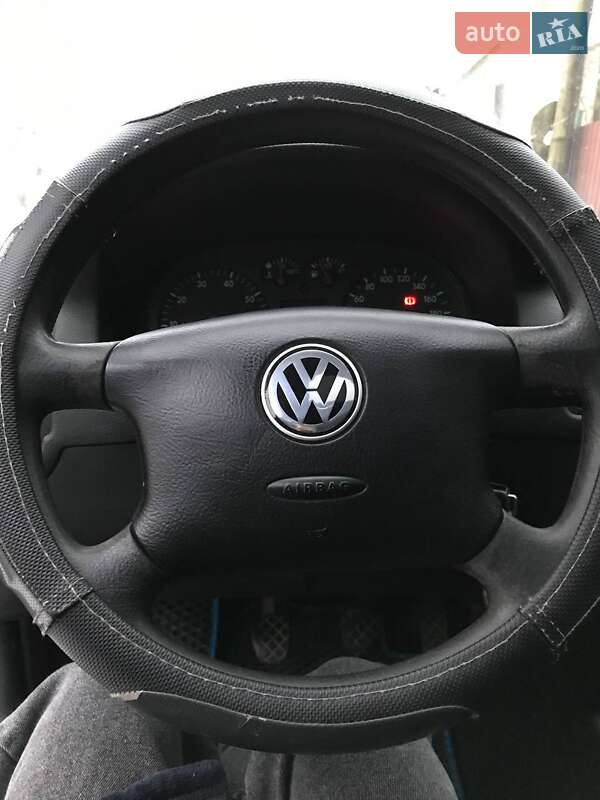 Хетчбек Volkswagen Golf 2000 в Мукачевому