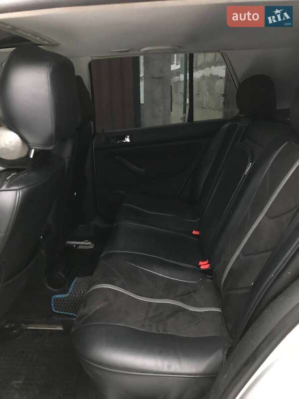 Хетчбек Volkswagen Golf 2000 в Мукачевому