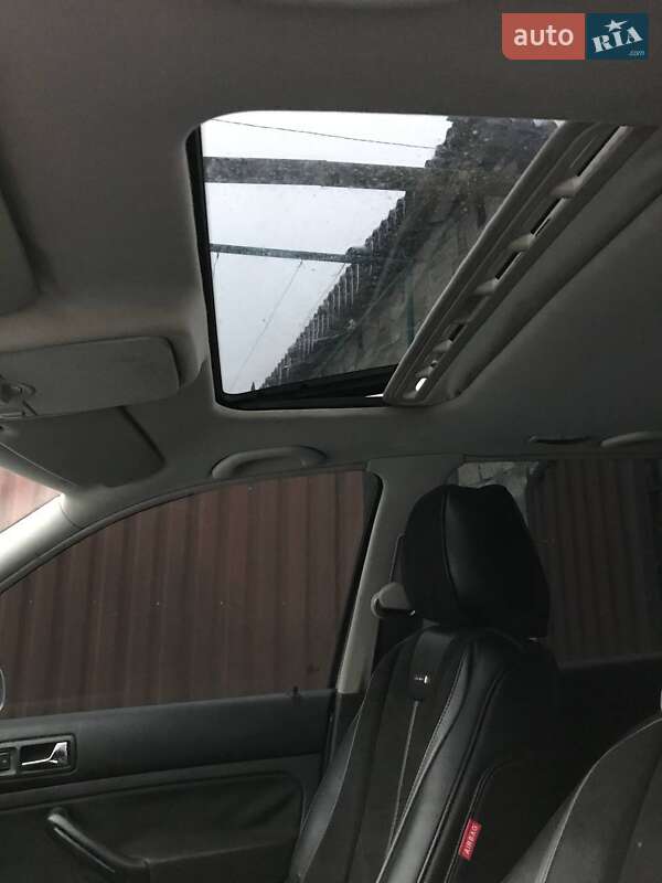 Хетчбек Volkswagen Golf 2000 в Мукачевому