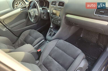 Хэтчбек Volkswagen Golf 2010 в Луцке