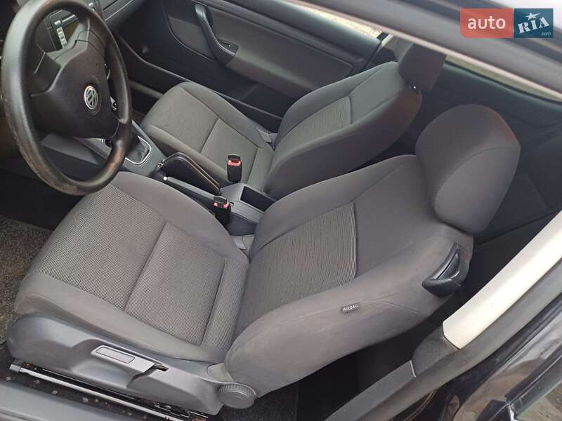 Хэтчбек Volkswagen Golf 2007 в Ананьеве