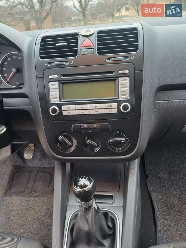 Хэтчбек Volkswagen Golf 2007 в Ананьеве