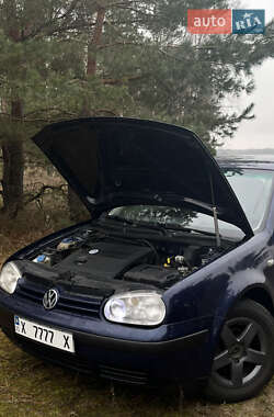 Хетчбек Volkswagen Golf 2002 в Чернігові