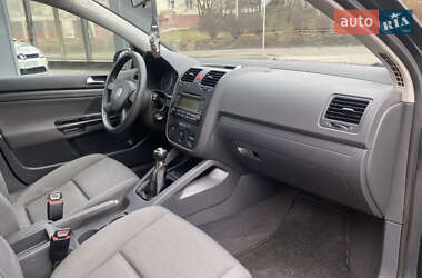 Хэтчбек Volkswagen Golf 2004 в Тернополе