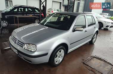 Хетчбек Volkswagen Golf 2001 в Сумах